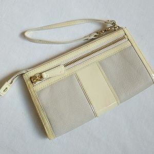 Coach Bags - Coach wristlet Coach Bags - Coach wristlet